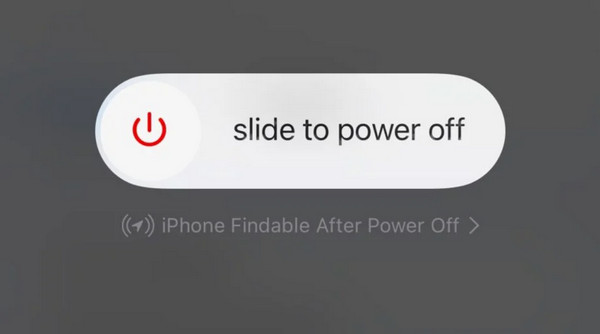 Reinicia tu iPhone para solucionar el problema de las líneas blancas.
