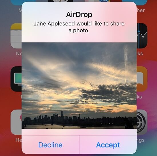 Поделиться альбомом через Airdrop